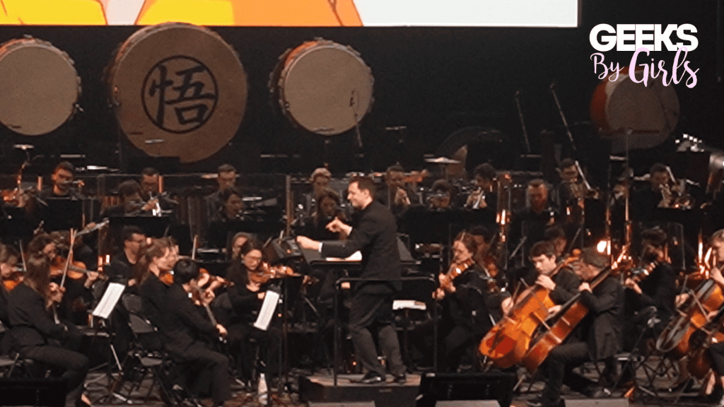Jordan Gudefin qui dirige l'orchestre dans "Dragon Ball In Concert"